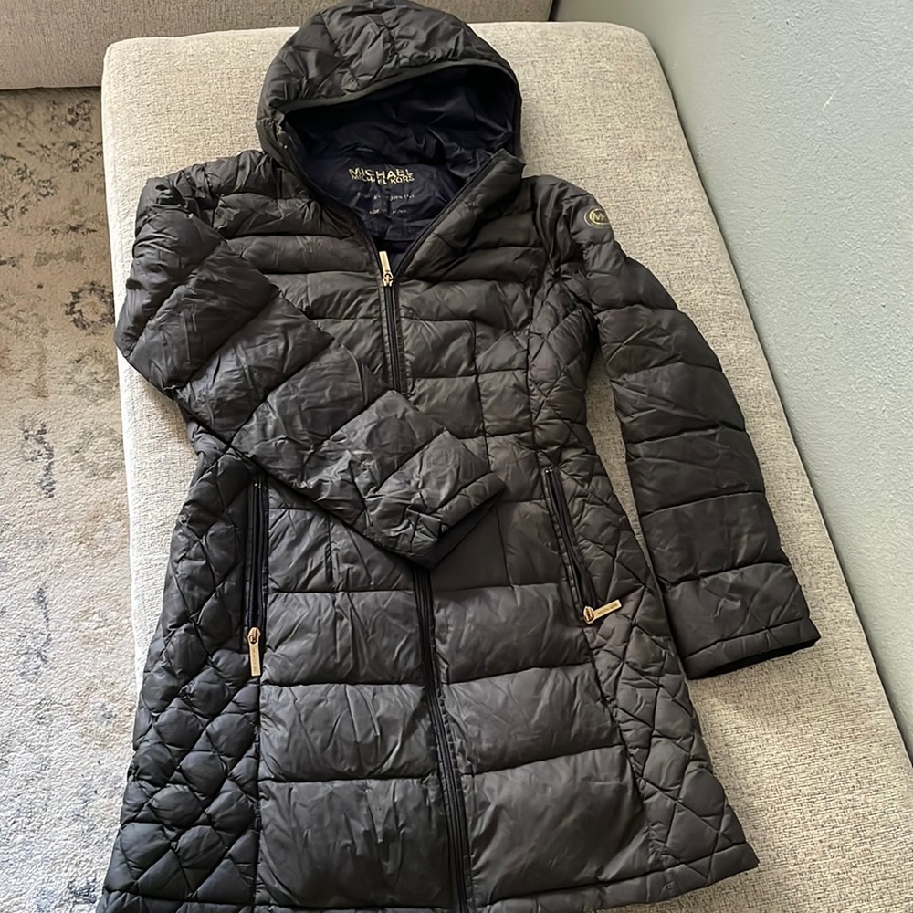 Beautiful Michael Kors dark grey packable down full jacket